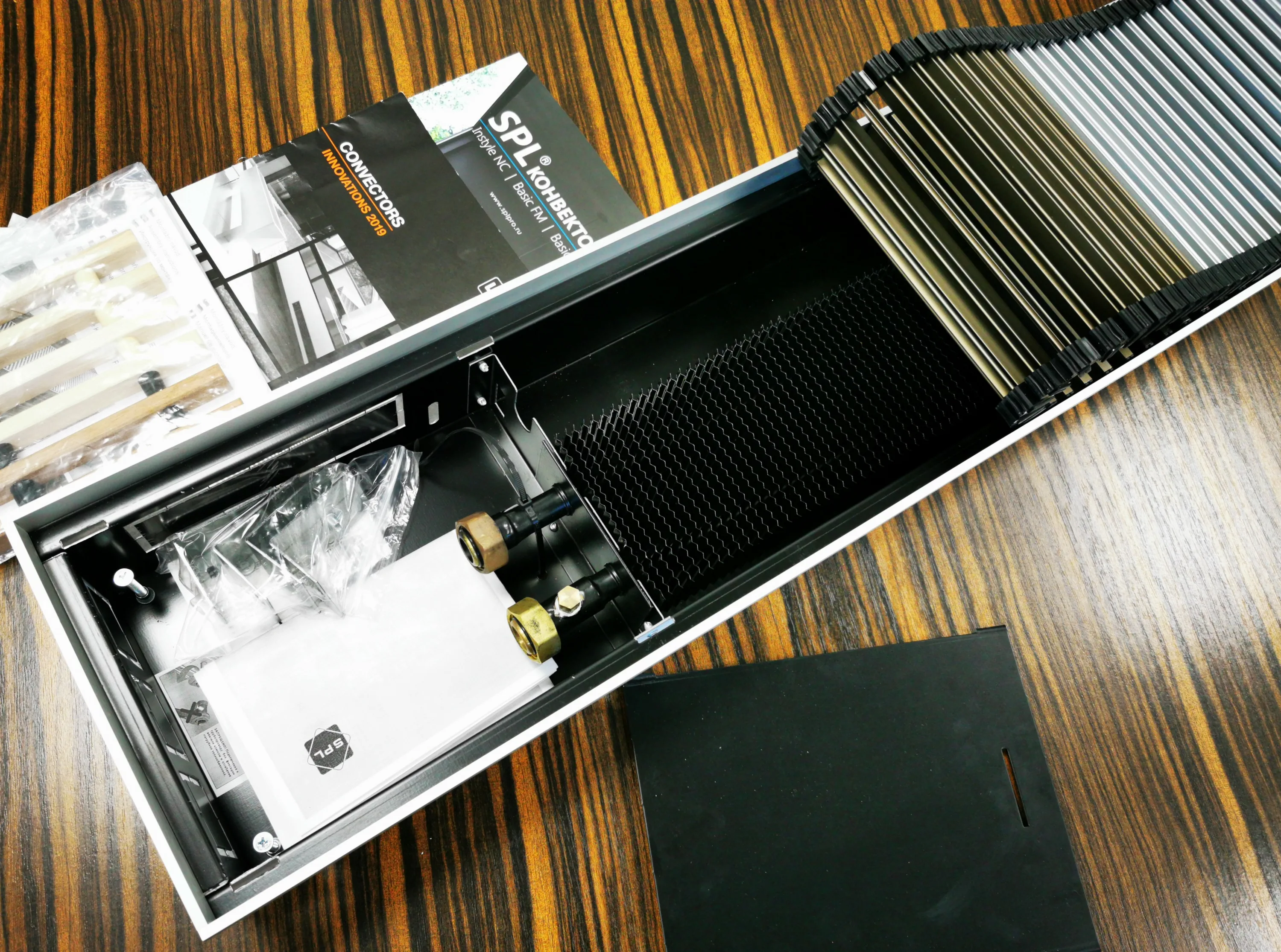 INC-180/07/20-2/1-S15-U10V0/DGA-10. Q 432 Вт. Внутрипольный конвектор, естественная конвекция, сторона подключения - правая. Глубина - 75, ширина - 200, длина - 1800. Решетка из анодированного алюминия, цвет - серебро. INC-180/07/20-2/1-S15-U10V0/DGA-10. Q 432 Вт. Внутрипольный конвектор, естественная конвекция, сторона подключения - правая. Глубина - 75, ширина - 200, длина - 1800. Решетка из анодированного алюминия, цвет - серебро.