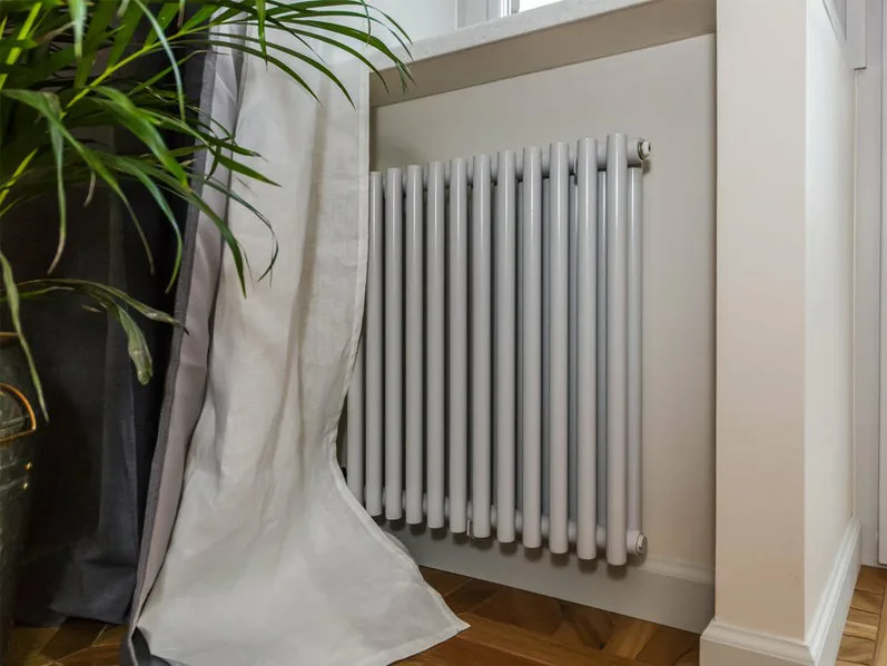 Кронштейн КР2С 2-70 (вылет 70 мм) для Гармония А25 2 и С25 2; Соло В2 . Комплектация: кронштейн, дюбели и шурупы.